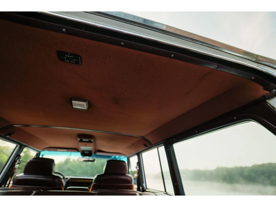 1989 Jeep SJ Grand Wagoneer - Image 22 of 31