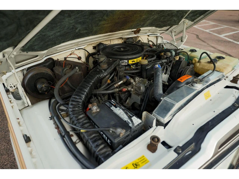 1989 Jeep SJ Grand Wagoneer - Image 23 of 31