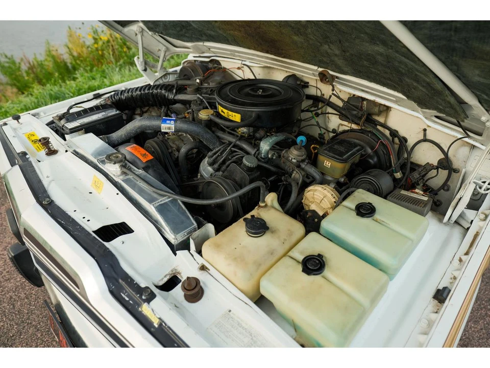 1989 Jeep SJ Grand Wagoneer - Image 24 of 31