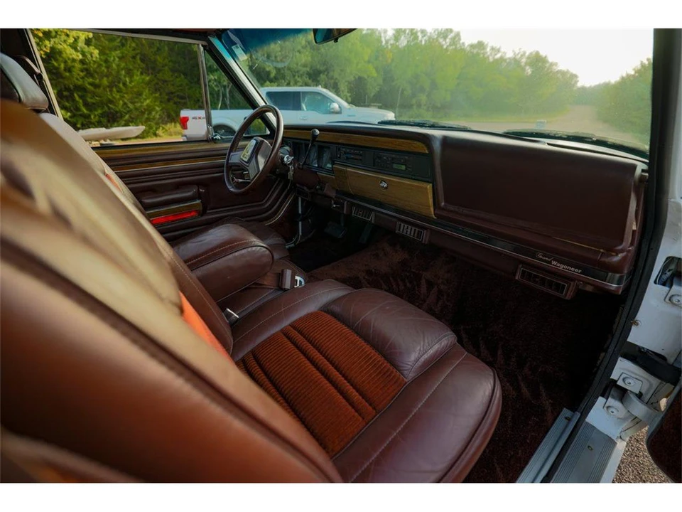 1989 Jeep SJ Grand Wagoneer - Image 6 of 31