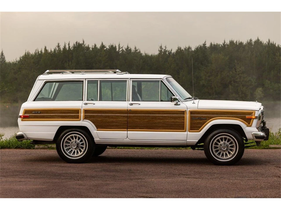 1989 Jeep SJ Grand Wagoneer - Image 17 of 31