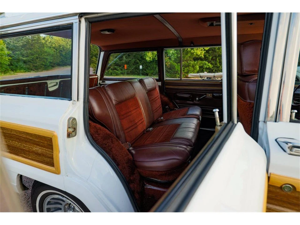 1989 Jeep SJ Grand Wagoneer - Image 8 of 31