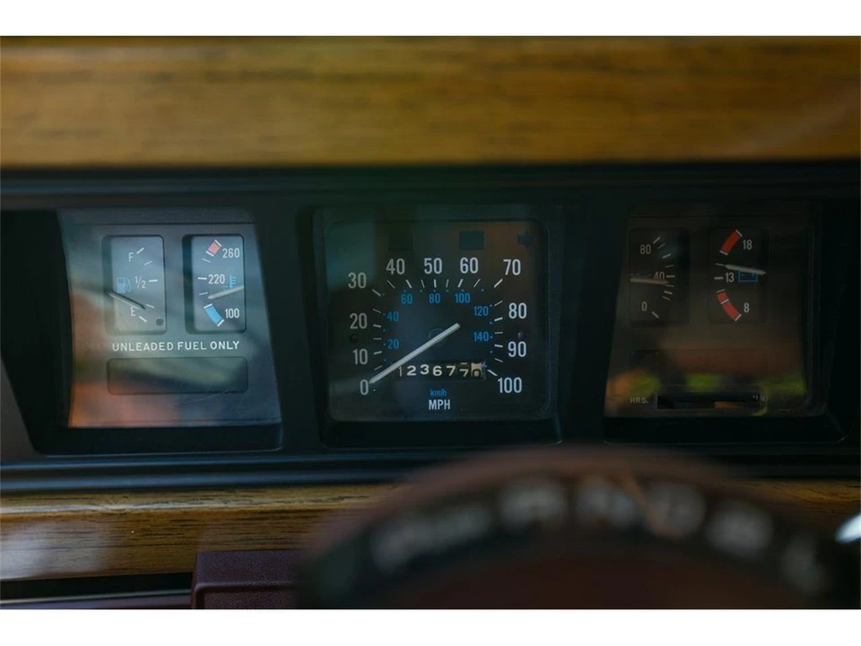 1989 Jeep SJ Grand Wagoneer - Image 3 of 31