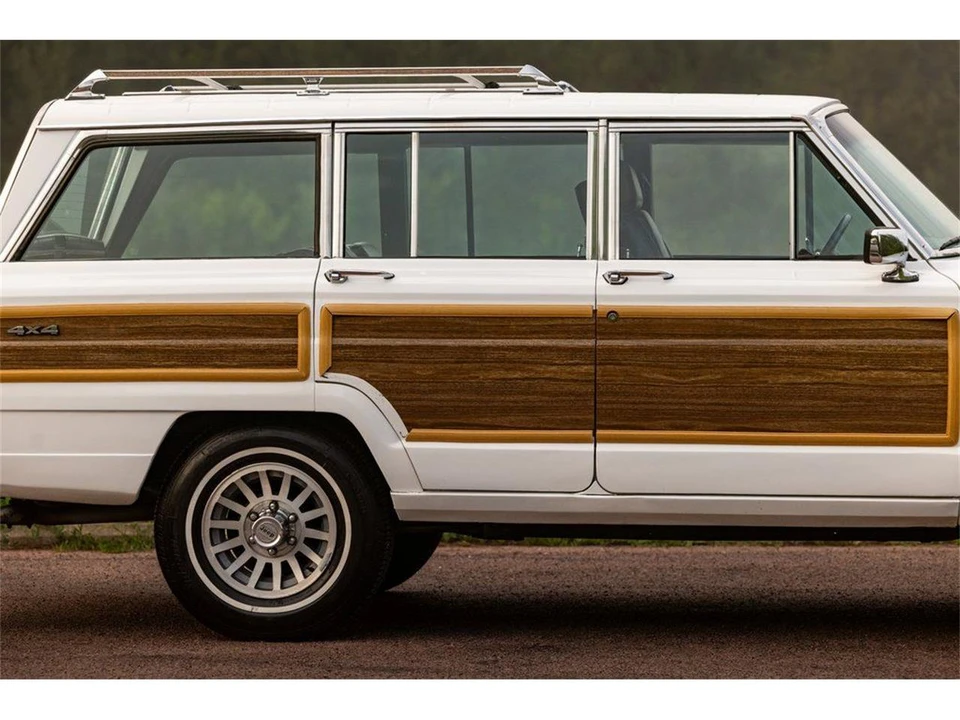 1989 Jeep SJ Grand Wagoneer - Image 19 of 31