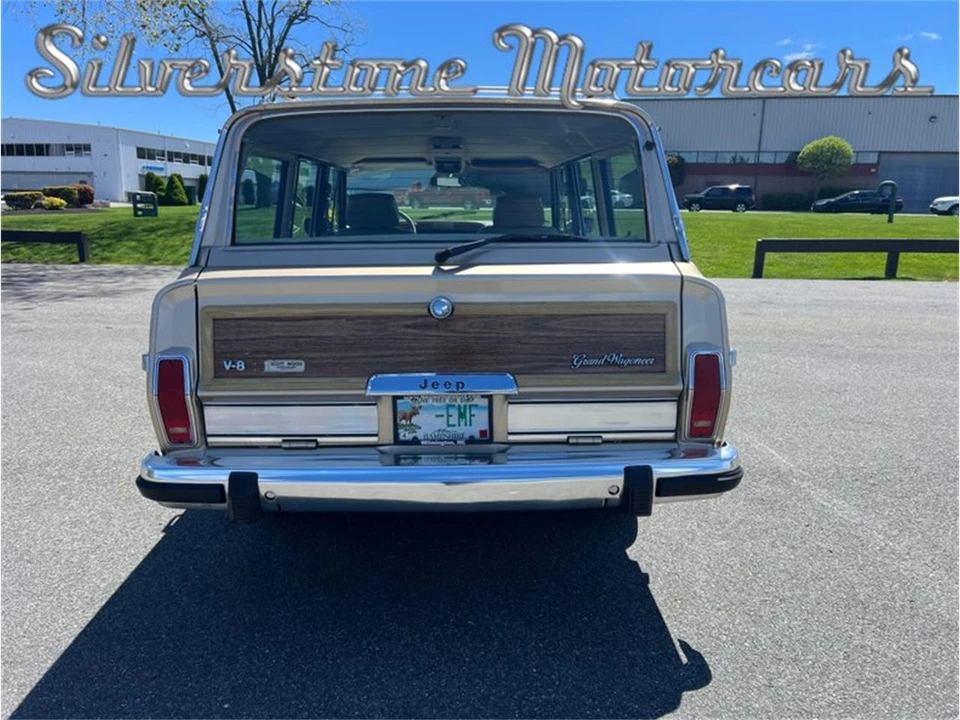 1989 Jeep SJ Grand Wagoneer - Image 6 of 31