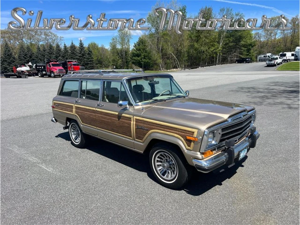 1989 Jeep SJ Grand Wagoneer - Image 16 of 31