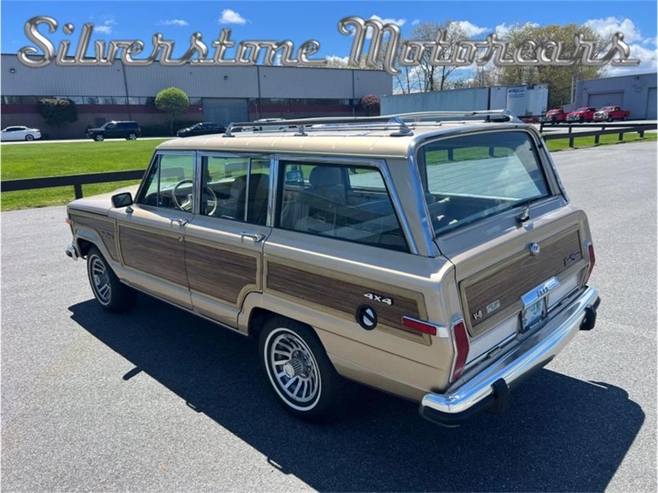 1989 Jeep SJ Grand Wagoneer - Image 24 of 31