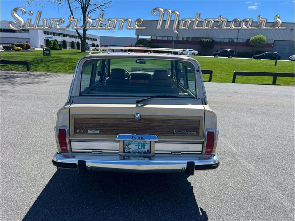 1989 Jeep SJ Grand Wagoneer - Image 21 of 31