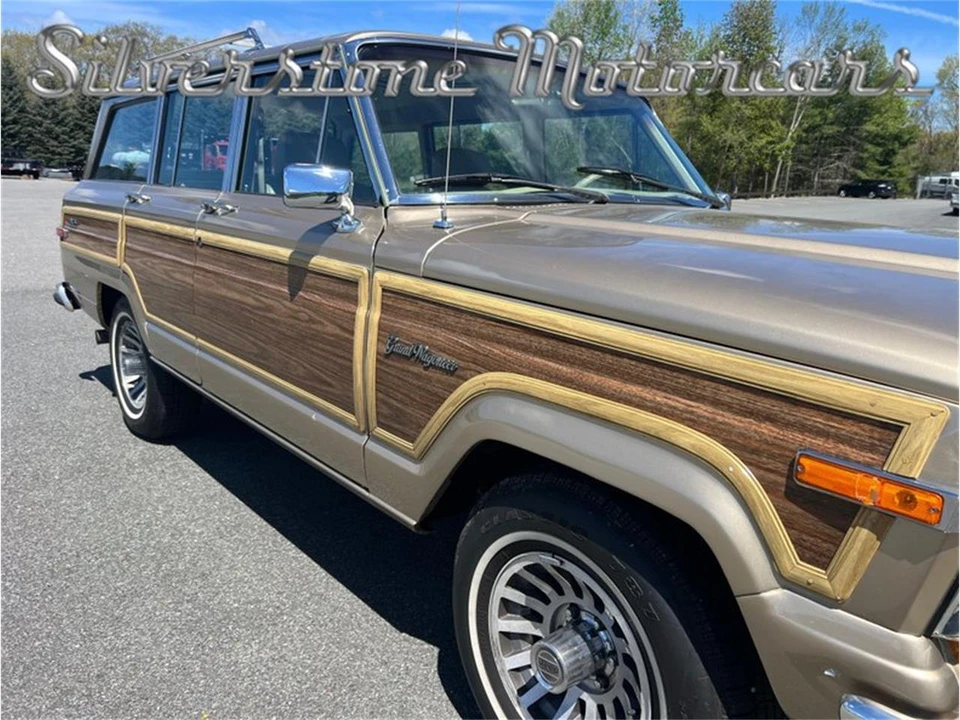 1989 Jeep SJ Grand Wagoneer - Image 15 of 31