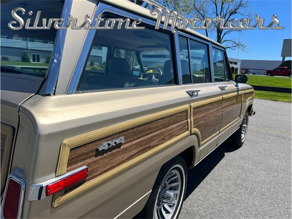 1989 Jeep SJ Grand Wagoneer - Image 19 of 31
