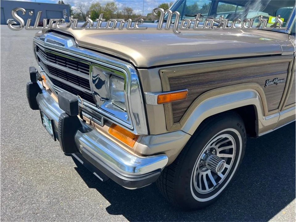 1989 Jeep SJ Grand Wagoneer - Image 12 of 31