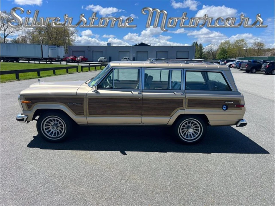 1989 Jeep SJ Grand Wagoneer - Image 8 of 31