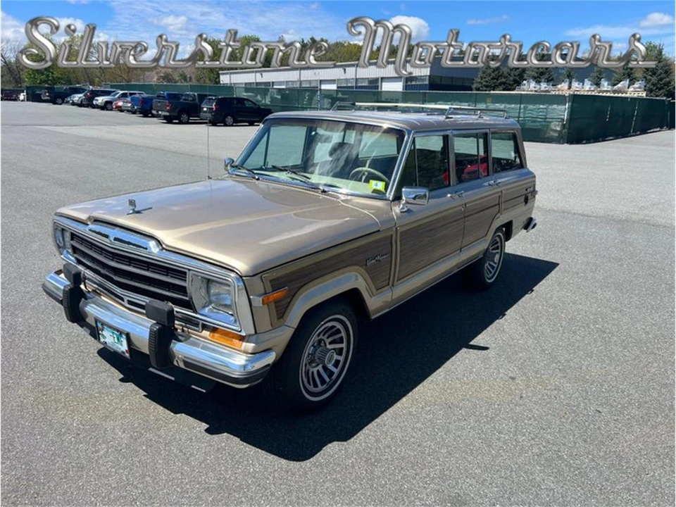 1989 Jeep SJ Grand Wagoneer - Image 10 of 31