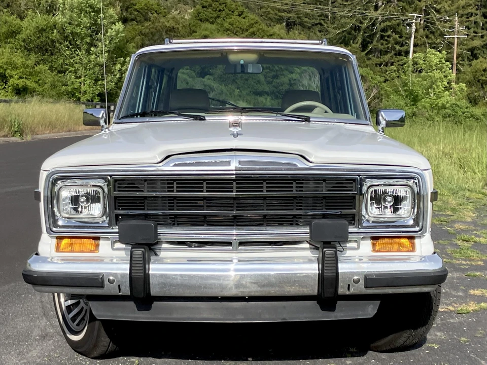 1989 Jeep SJ Grand Wagoneer - Image 12 of 31