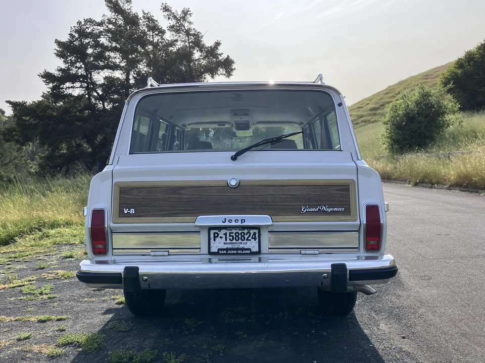 1989 Jeep SJ Grand Wagoneer - Image 8 of 31