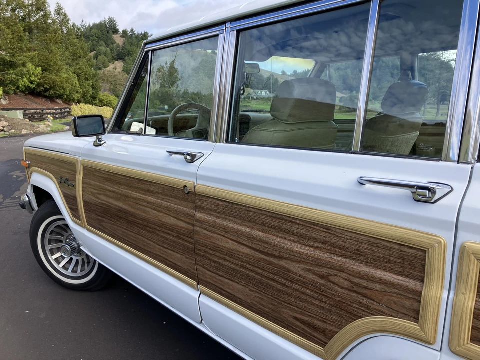 1989 Jeep SJ Grand Wagoneer - Image 22 of 31