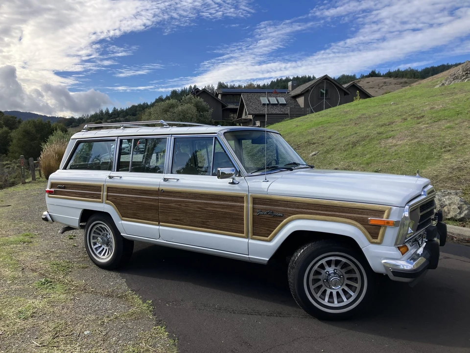 1989 Jeep SJ Grand Wagoneer - Image 17 of 31