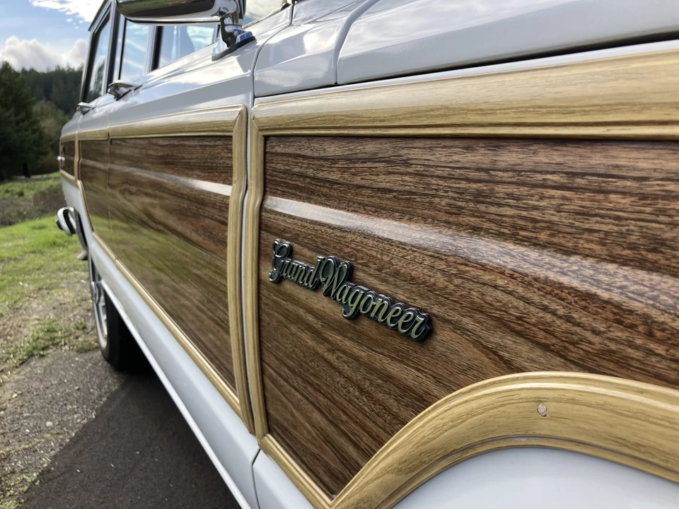 1989 Jeep SJ Grand Wagoneer - Image 23 of 31