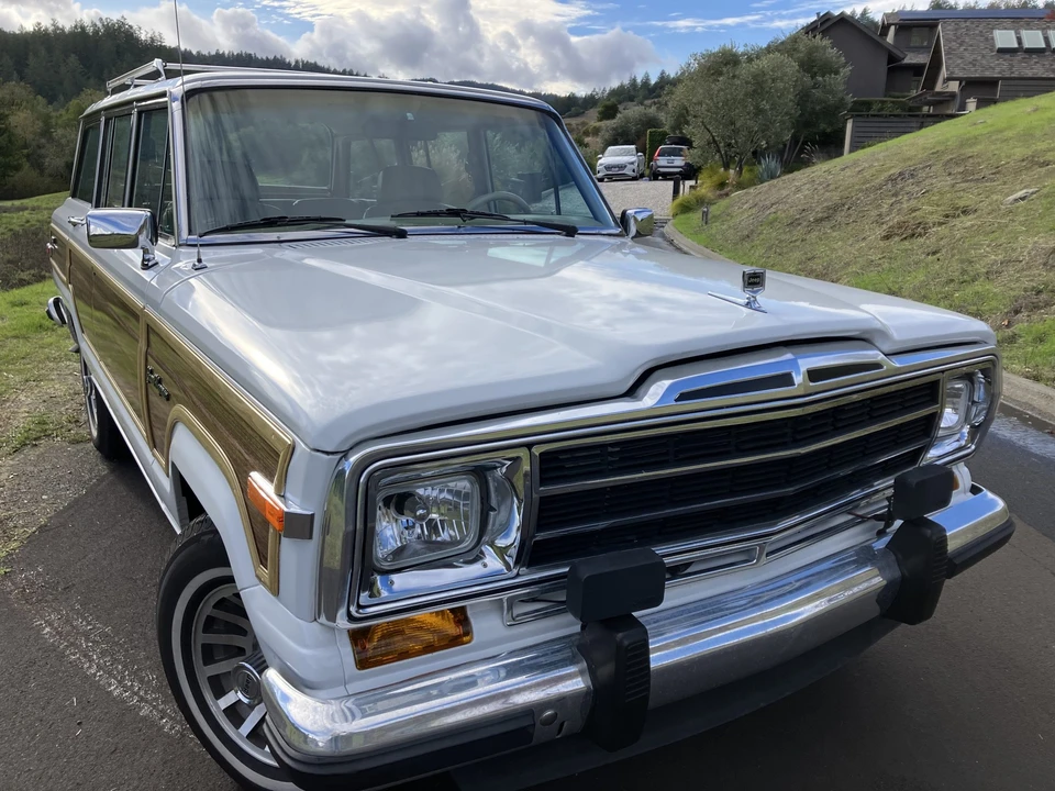1989 Jeep SJ Grand Wagoneer - Image 18 of 31