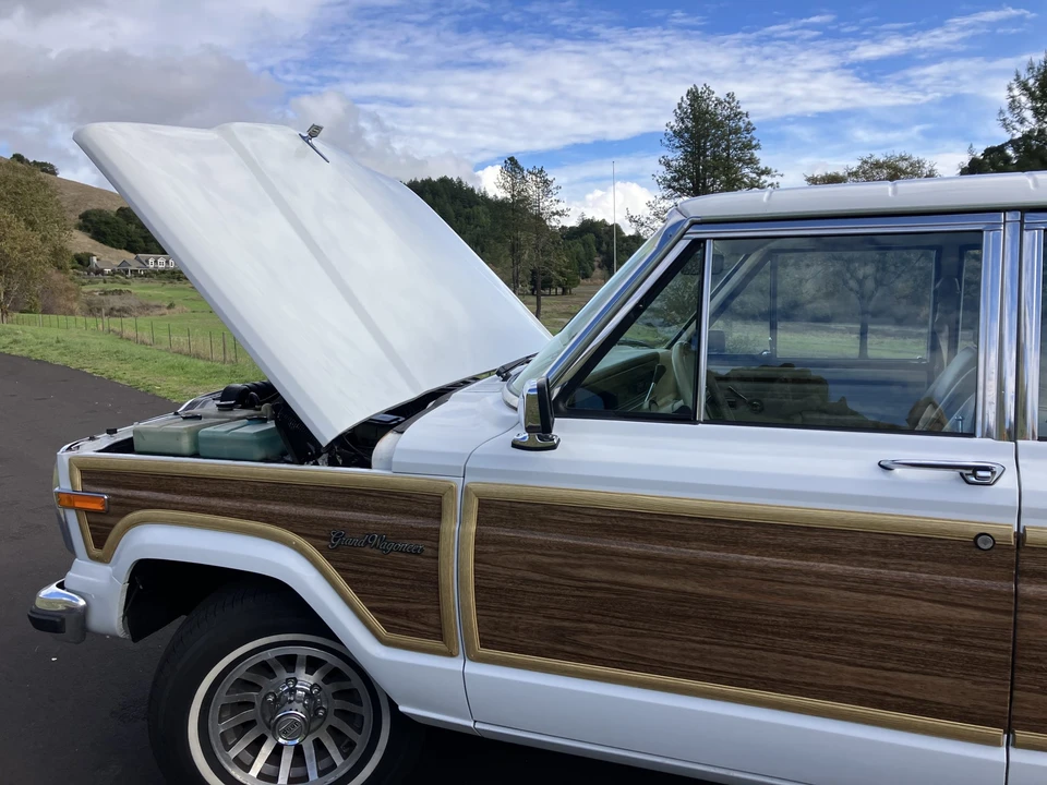 1989 Jeep SJ Grand Wagoneer - Image 21 of 31