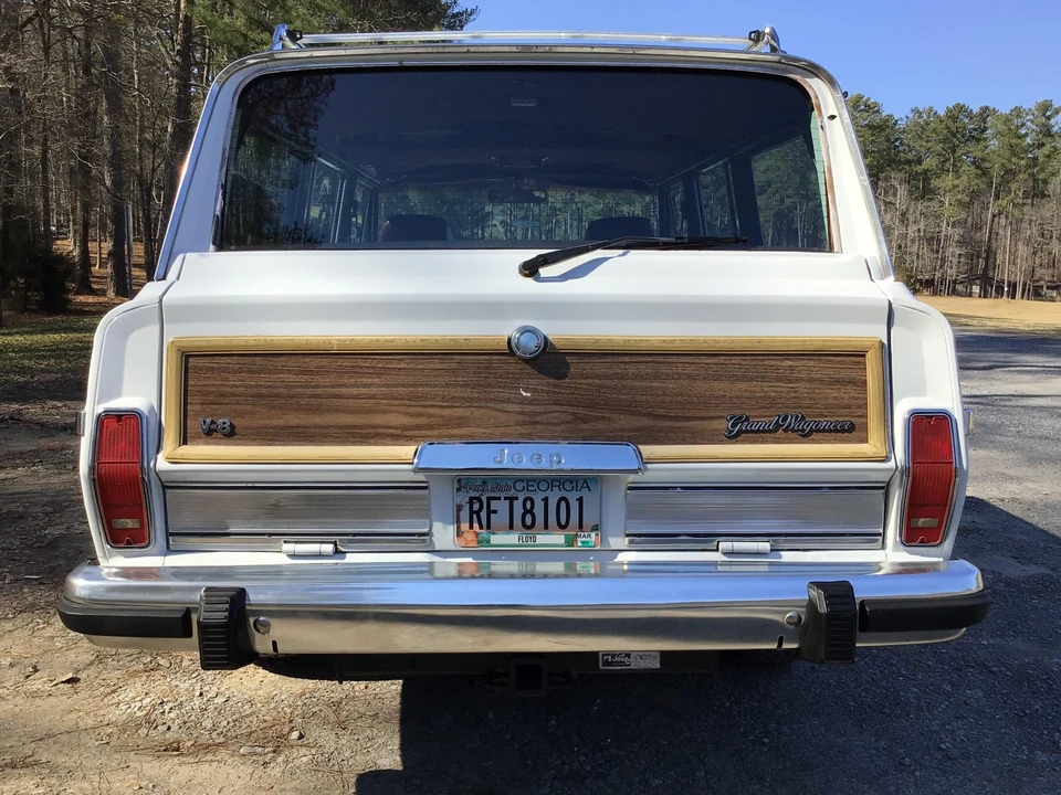 1989 Jeep SJ Grand Wagoneer - Image 8 of 31
