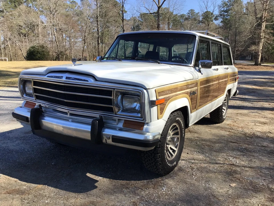 1989 Jeep SJ Grand Wagoneer - Image 2 of 31