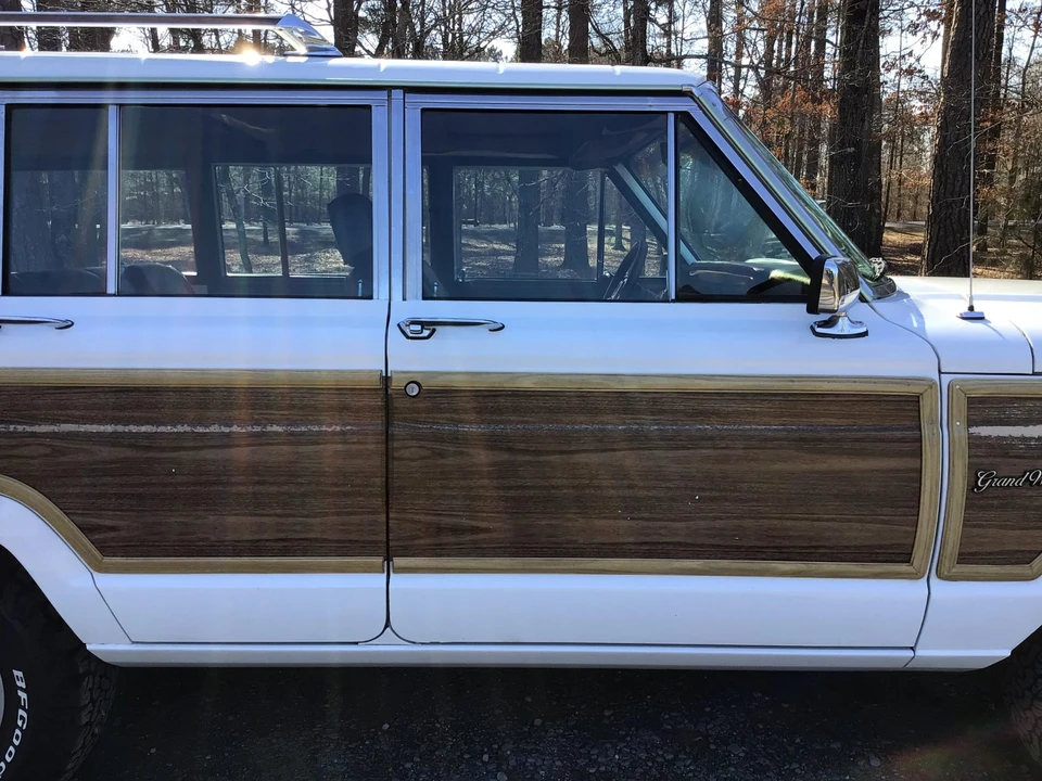 1989 Jeep SJ Grand Wagoneer - Image 24 of 31