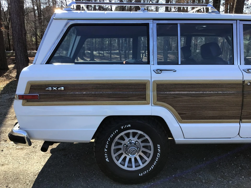 1989 Jeep SJ Grand Wagoneer - Image 23 of 31