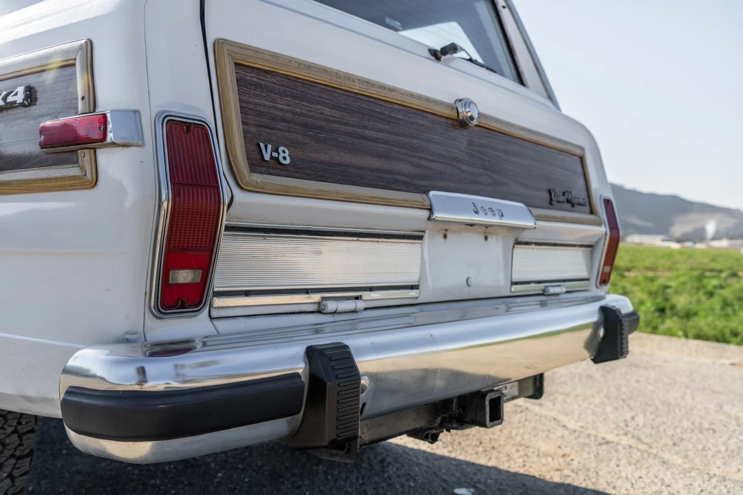 1989 Jeep SJ Grand Wagoneer - Image 16 of 31