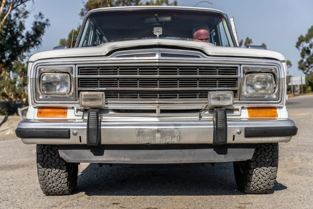 1989 Jeep SJ Grand Wagoneer - Image 10 of 31