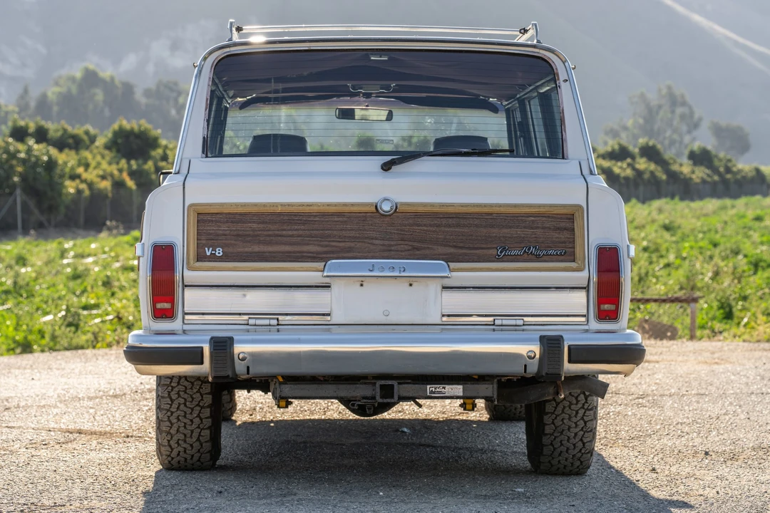 1989 Jeep SJ Grand Wagoneer - Image 7 of 31