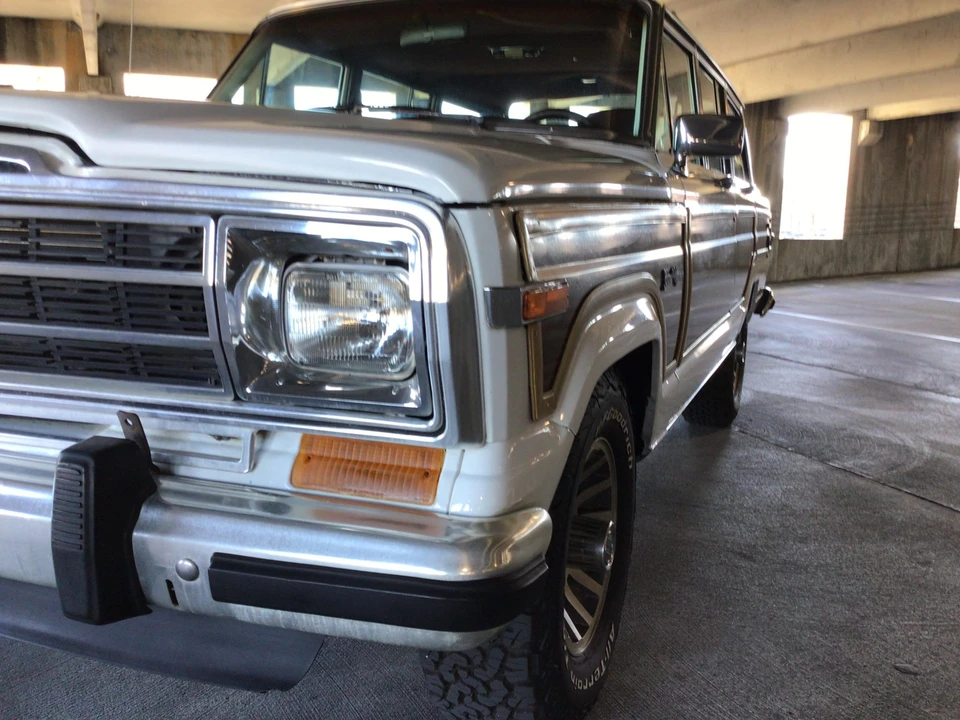 1989 Jeep SJ Grand Wagoneer - Image 18 of 31