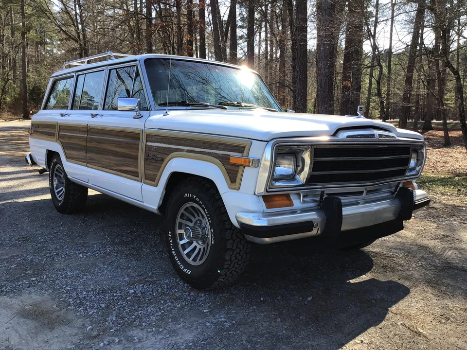 1989 Jeep SJ Grand Wagoneer - Image 5 of 31
