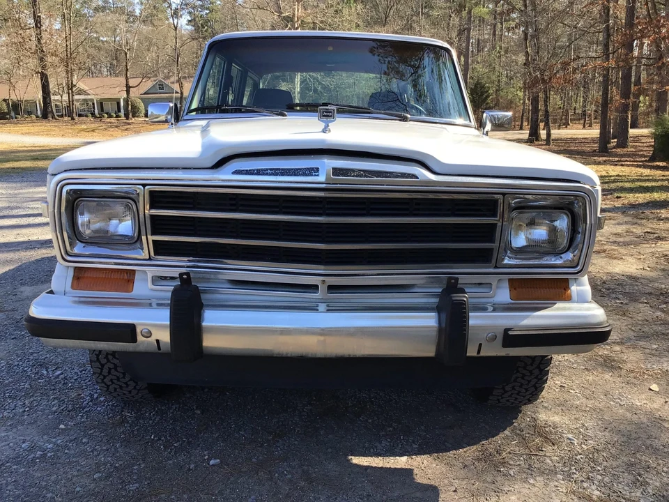 1989 Jeep SJ Grand Wagoneer - Image 4 of 31