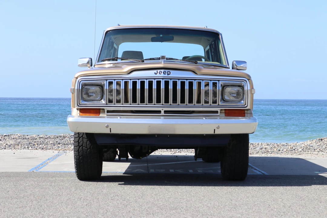 1989 Jeep SJ Grand Wagoneer - Image 7 of 31