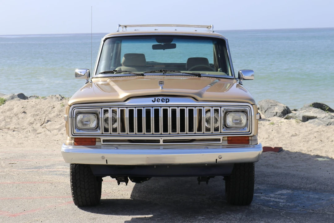 1989 Jeep SJ Grand Wagoneer - Image 6 of 31