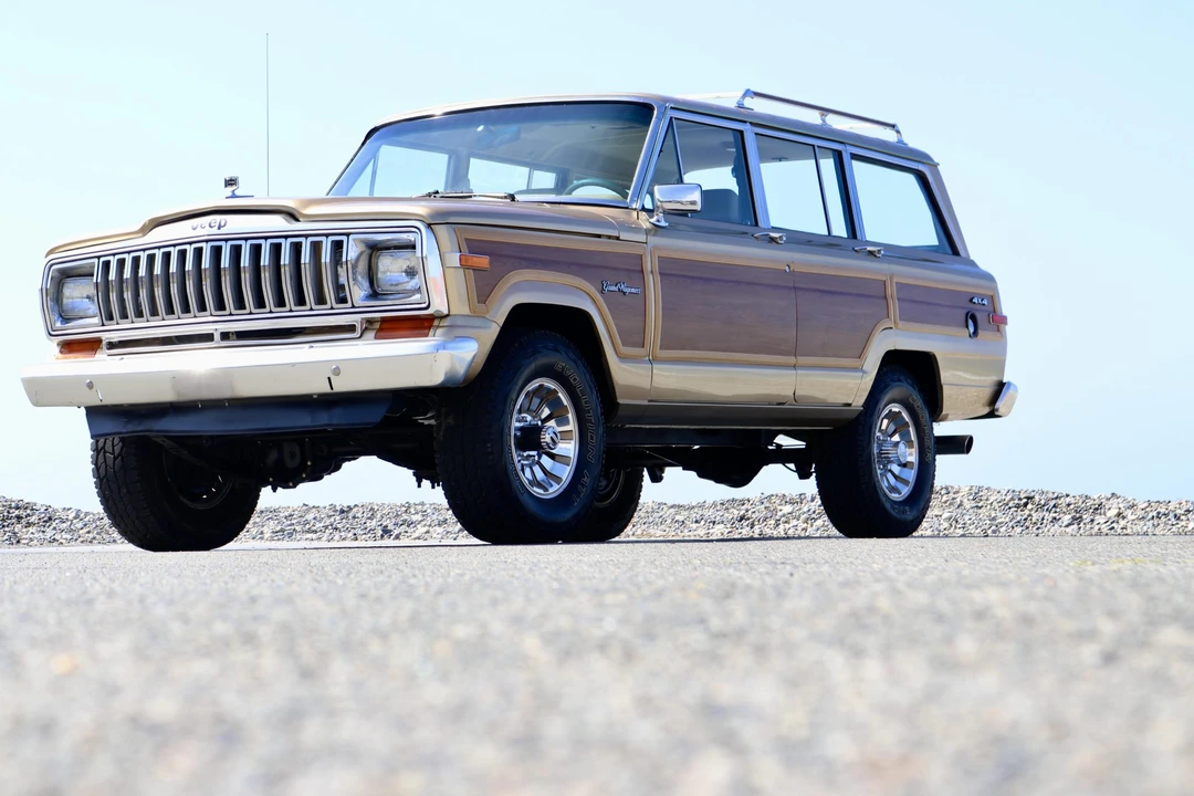 1989 Jeep SJ Grand Wagoneer - Image 3 of 31