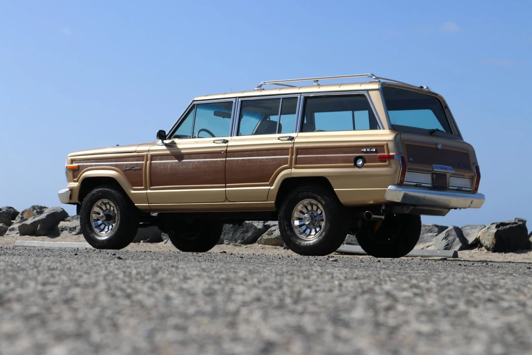 1989 Jeep SJ Grand Wagoneer - Image 18 of 31
