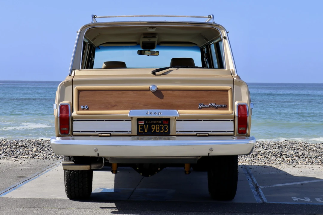 1989 Jeep SJ Grand Wagoneer - Image 15 of 31