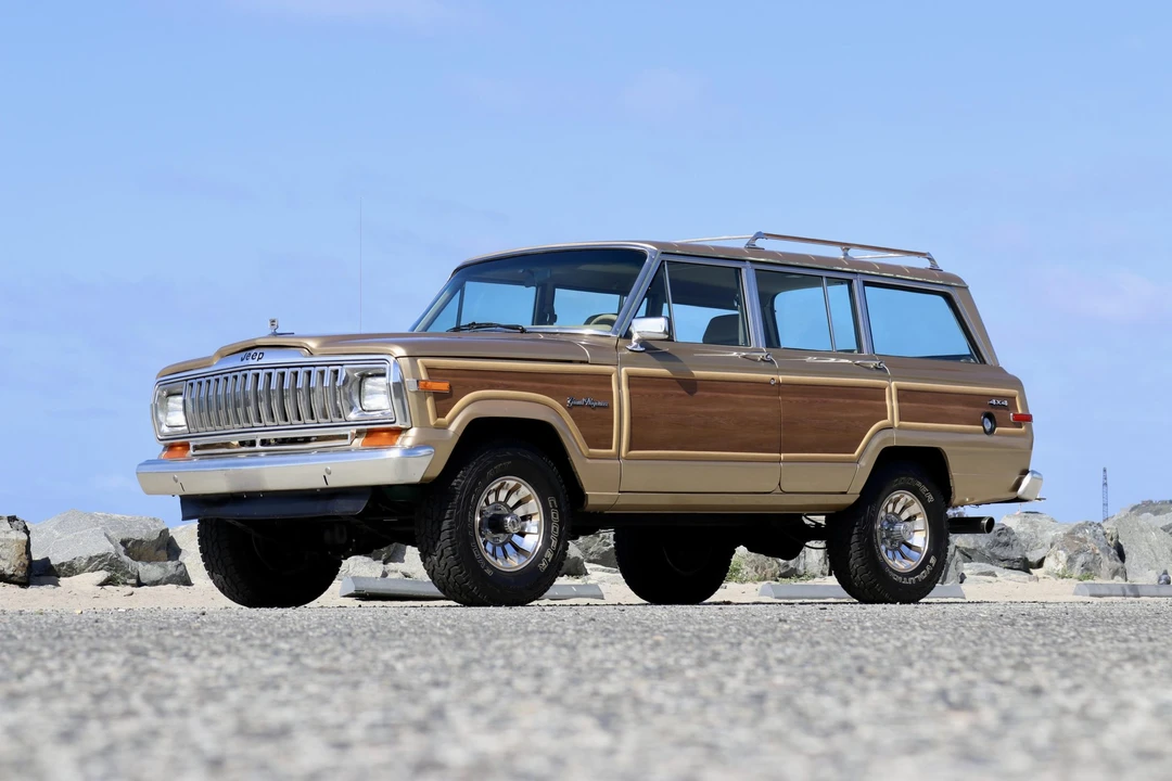 1989 Jeep SJ Grand Wagoneer - Image 2 of 31