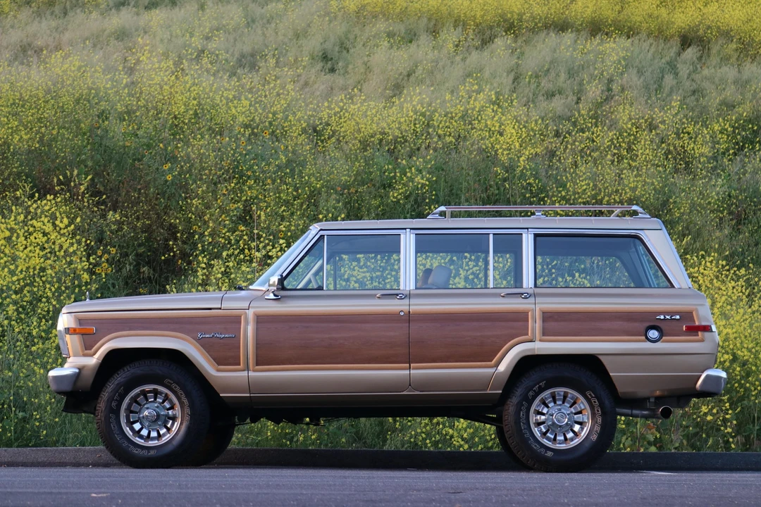 1989 Jeep SJ Grand Wagoneer - Image 21 of 31