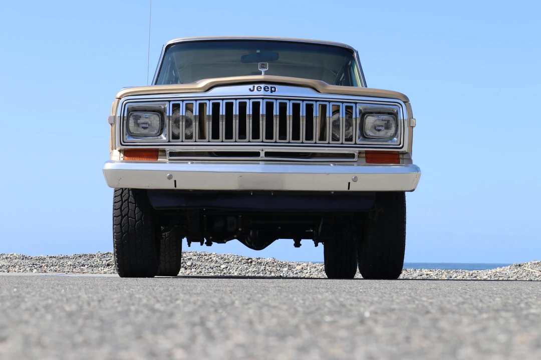 1989 Jeep SJ Grand Wagoneer - Image 8 of 31