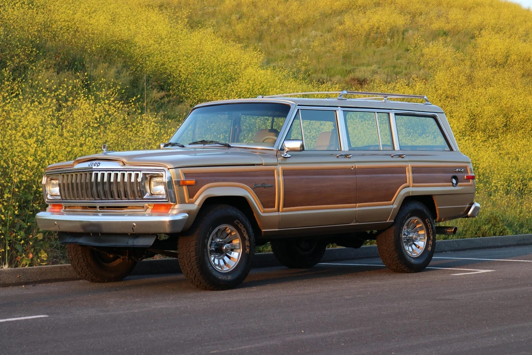 1989 Jeep SJ Grand Wagoneer - Image 4 of 31
