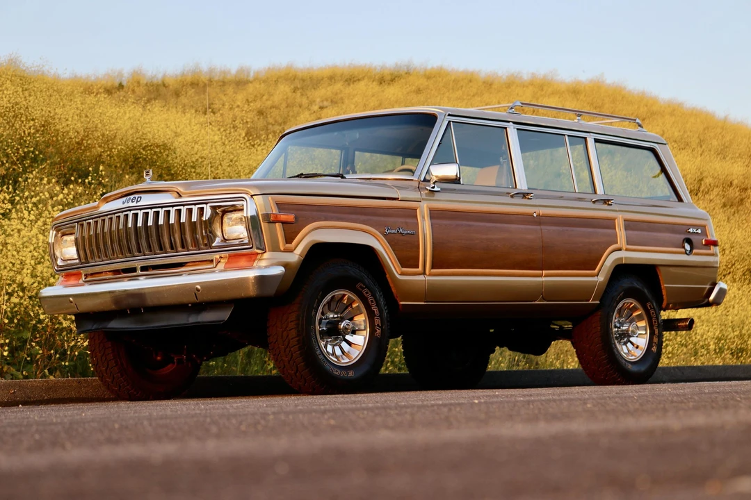 1989 Jeep SJ Grand Wagoneer - Image 5 of 31
