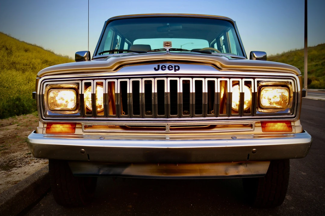 1989 Jeep SJ Grand Wagoneer - Image 25 of 31