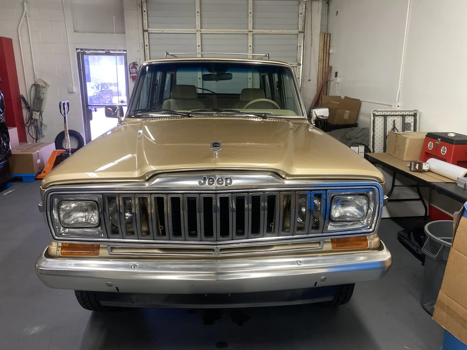 1989 Jeep SJ Grand Wagoneer - Image 23 of 31