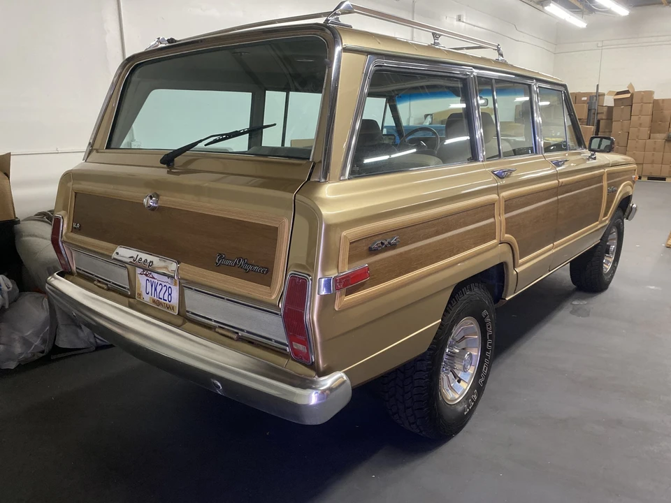 1989 Jeep SJ Grand Wagoneer - Image 24 of 31