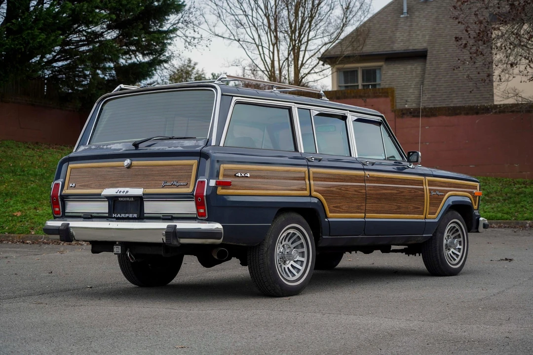 1989 Jeep SJ Grand Wagoneer - Image 7 of 31