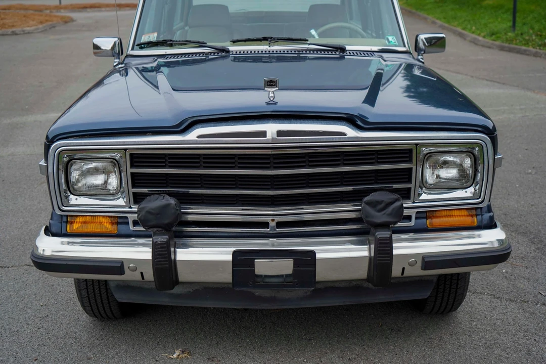 1989 Jeep SJ Grand Wagoneer - Image 12 of 31