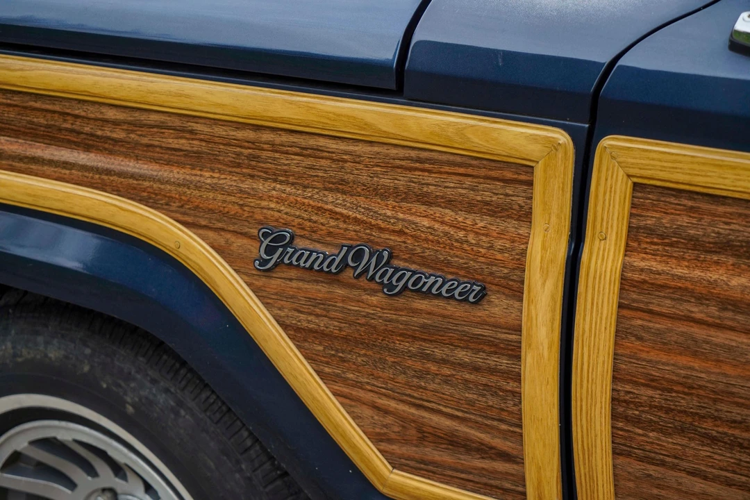 1989 Jeep SJ Grand Wagoneer - Image 21 of 31